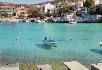 Apartment Tomo allows 18 year olds to book a room