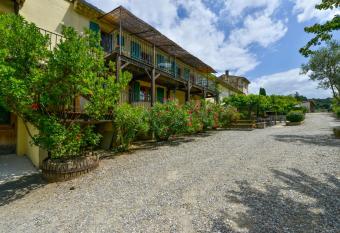 Domaine De Fraisse has Balcony rooms