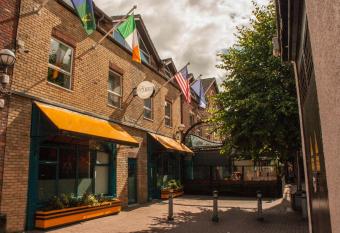 The Old Quarter Townhouse allows 18 year olds to book a room