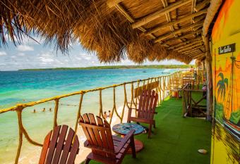 Nuestros Tres Tesoros II has Balcony rooms