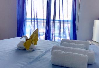 Starfish Vacation Rentals - Athens Int. Airport has Balcony rooms