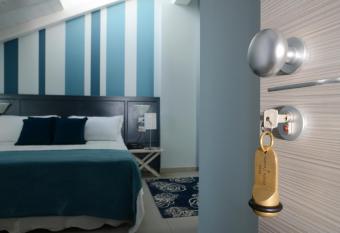 Hotel Giulio Cesare has Balcony rooms