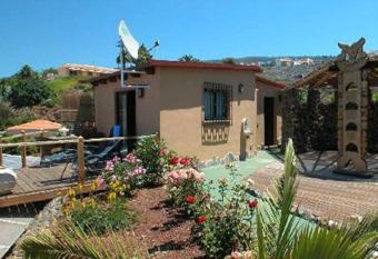 Studio Pablo Finca Montimar allows 18 year olds to book a room