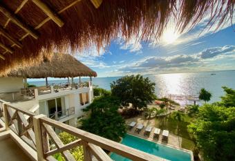 Casa Coco by Coco B Isla has Balcony rooms