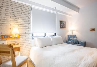 4 Design Inn has Balcony rooms