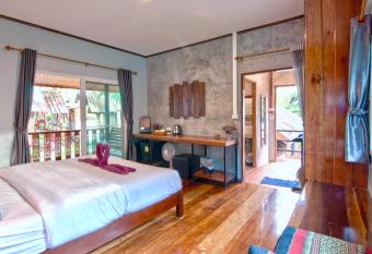 Rapala Rock Wood Resort- SHA Plus has Balcony rooms