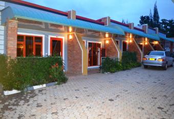 Wailers Lodge allows 18 year olds to book a room