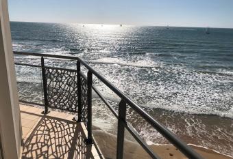 Hotel & Spa Les Roches Noires has Balcony rooms