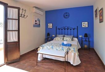 De Patios allows 18 year olds to book a room