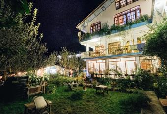 Orchards House - The Hidden Tribe has Smoking/Balcony rooms