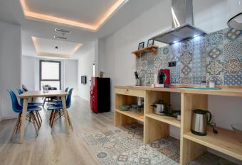 Lewis&Peter Apartments Los Remedios has Balcony rooms