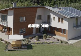 Agritur I Colori has Balcony rooms