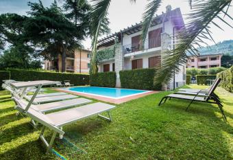 Appartamenti Meridiana has Balcony rooms