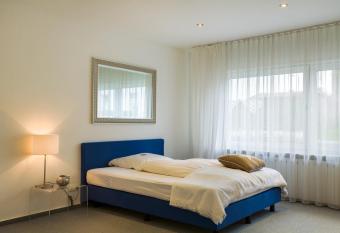 Hotel Schewe allows 18 year olds to book a room