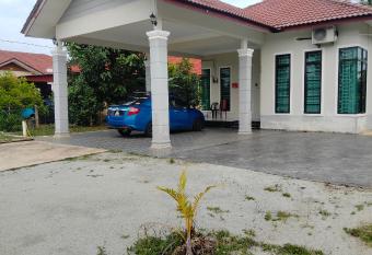 Tiffana Homestay has Balcony rooms