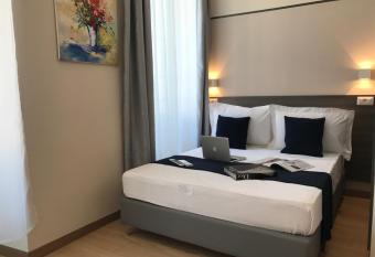 Boutique H  tel Neptune Nice has Balcony rooms