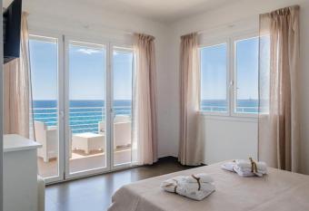 Spuma di mare has Balcony rooms