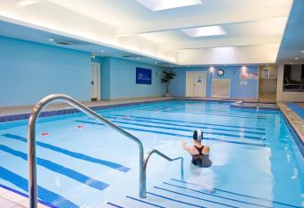 City Hotel allows 18 year olds to book a room