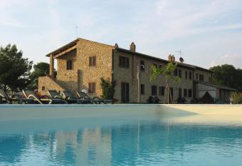 Agriturismo Casa all Olmo has Balcony rooms