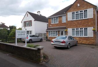 Arden Lodge allows 18 year olds to book a room