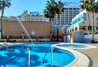 ACV- Bahia Park-1   Linea Planta 7 Sur allows 18 year olds to book a room