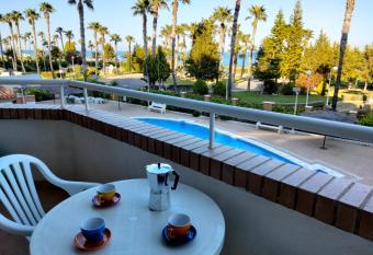 ACV - Costa Marina III-1   Linea Planta 1 Frontal Al Mar allows 18 year olds to book a room