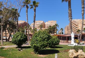 ACV - Isla Park-1   Linea Planta 1 Sur allows 18 year olds to book a room