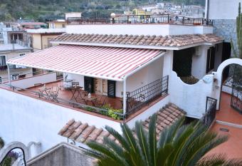 B&B Cetara Amalfi Coast has Balcony rooms