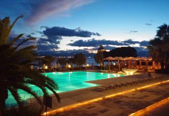 Ramada Loutraki Poseidon Resort allows 18 year olds to book a room