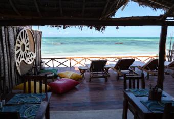 Pili Pili Sunrise has Balcony rooms