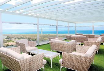 FERGUS Cactus Garden allows 18 year olds to book a room