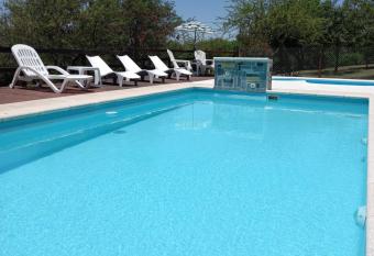 La Alquimia Casas de Campo allows 18 year olds to book a room