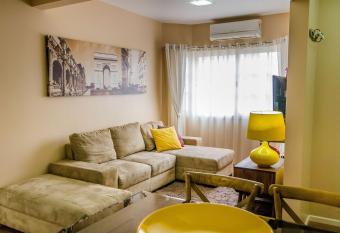 Apartamento Colors 4 pessoas Pra  a das Flores allows 18 year olds to book a room