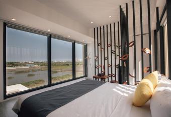 Villa LOHERB has Balcony rooms