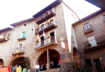 CAN MENCI   - Pla  a Major allows 18 year olds to book a room