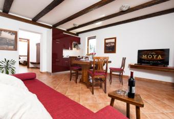 Villa MOYA has Balcony rooms