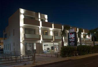 Hotel Aurora has Balcony rooms