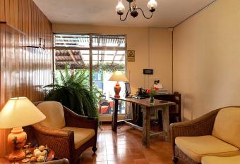 Hostal Donde Regina has Balcony rooms