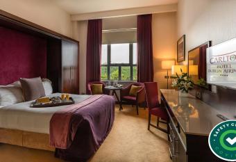Carlton Hotel Dublin Airport allows 18 year olds to book a room