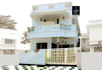 Janatha Homestay has Balcony rooms
