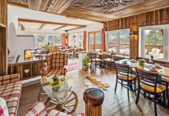 Zur Sch  nen Aussicht Hotel garni has Balcony rooms