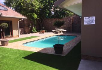 21 on Klein Karoo has Balcony rooms