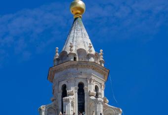 Relais Tosinghi allows 18 year olds to book a room