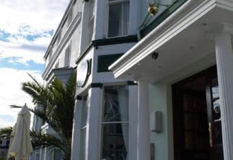 Rose Tor Hotel allows 18 year olds to book a room