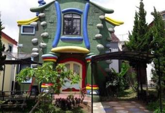 Villa Kota Bunga NA2 has Balcony rooms