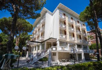 Hotel Happy has Balcony rooms