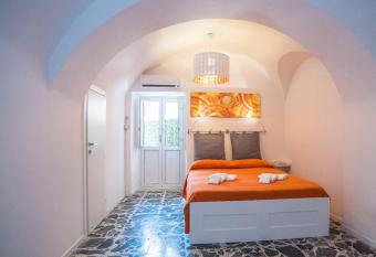 F  deli House City allows 18 year olds to book a room