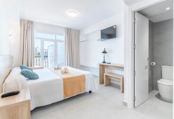 Suncoast Ibiza Hotel - Adults Only - allows 18 year olds to book a room