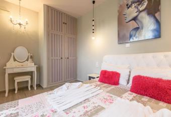 Olympus Studios has rooms with a private hot tub