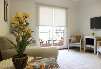 Flora Apartments has Balcony rooms